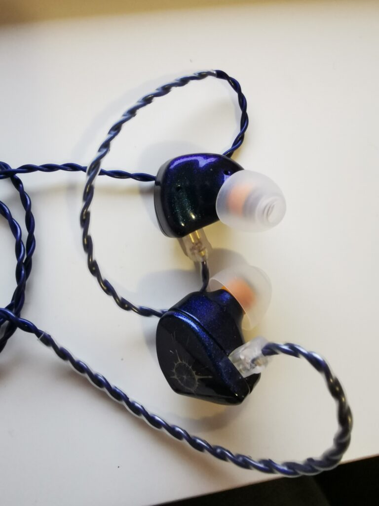 Moondrop Starfield in ear høretelefoner - med SpinFit CP145 silikone eartips på