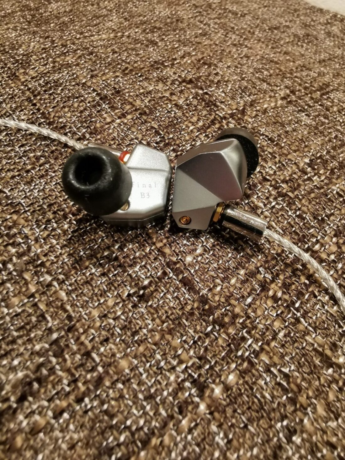 Final Audio B3 med skum ear tips